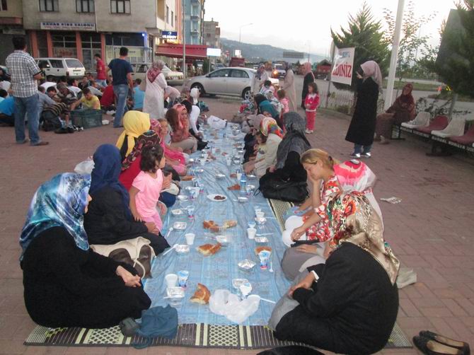 eynesil-iftar-20130802-3.jpg