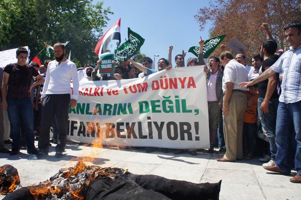 Baas Zulmü Fatih Camii'nde Lanetlendi! 11