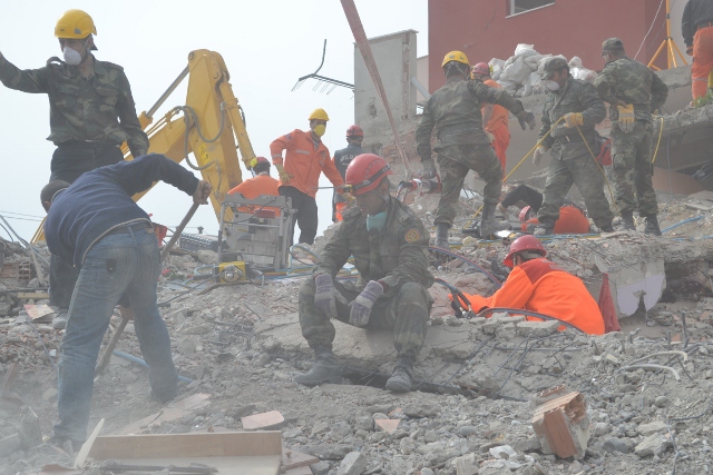 Yaşar Yüzer'in Objettifinden Deprem 11