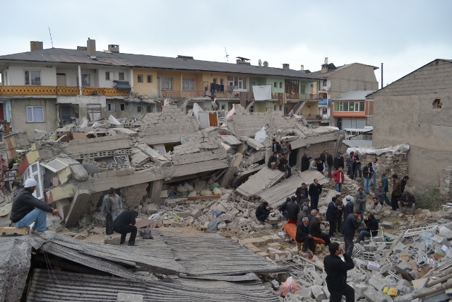 Yaşar Yüzer'in Objettifinden Deprem 15