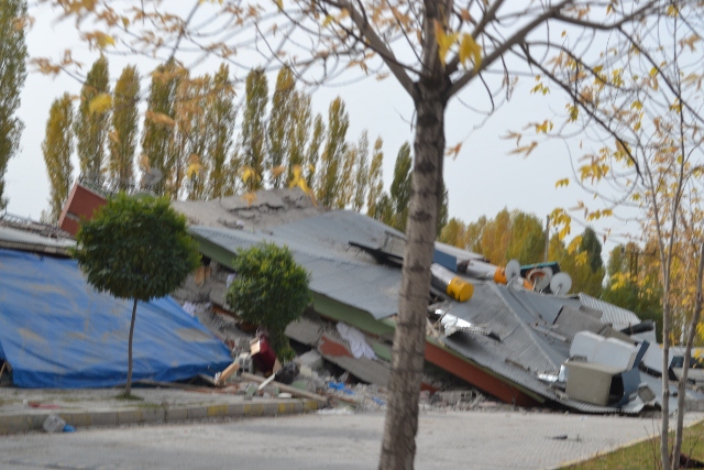 Yaşar Yüzer'in Objettifinden Deprem 6