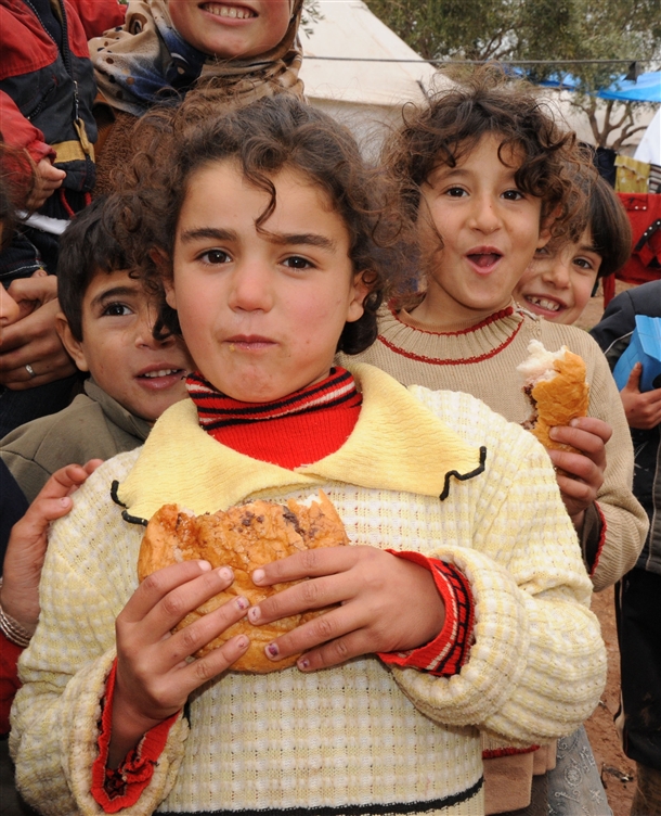 Sınırda Bekleyen 10 Bin Masum Çocuk 7
