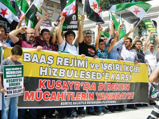 Fatih Camii’nde Protesto:  “Katil İran, Katil Hizbullah” 23