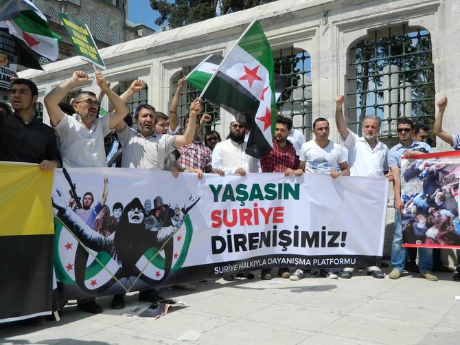 Fatih Camii’nde Protesto:  “Katil İran, Katil Hizbullah” 24