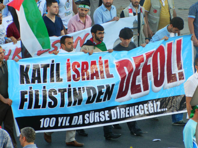 On Binler Fatih’te Kudüs ve Mavi Marmara İçin Yürüyor 24
