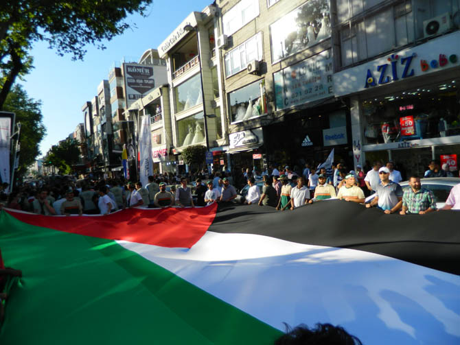 On Binler Fatih’te Kudüs ve Mavi Marmara İçin Yürüyor 7