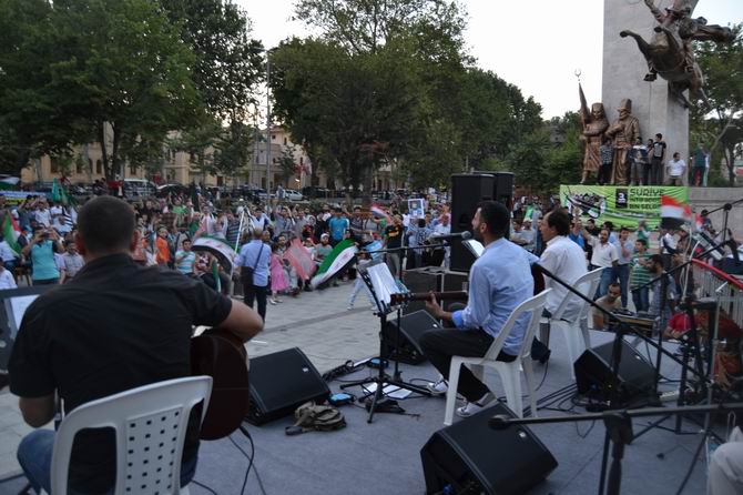 Grup Yürüyüş'ten Mısır ve Suriye Dayanışma Konseri 26