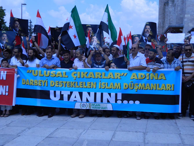 Fatih'te Binler Mısır Katliamını Lanetledi 1
