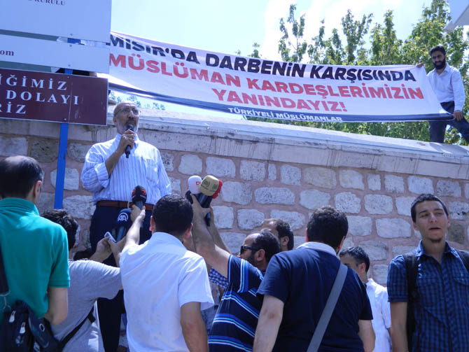 Fatih'te Binler Mısır Katliamını Lanetledi 11