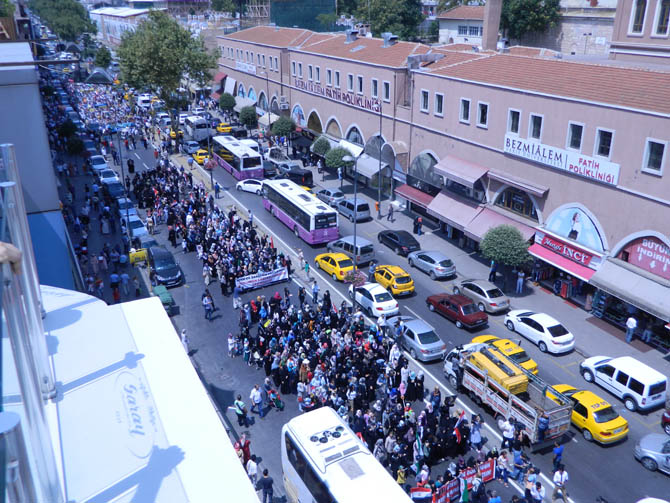 Fatih'te Binler Mısır Katliamını Lanetledi 15
