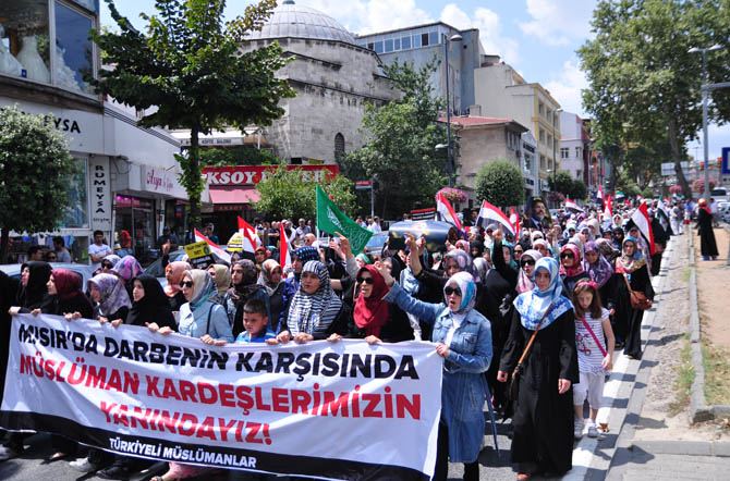 Fatih'te Binler Mısır Katliamını Lanetledi 23