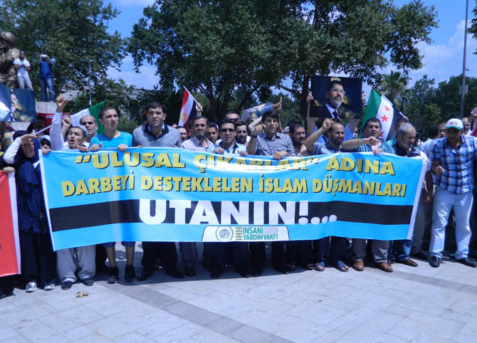 Fatih'te Binler Mısır Katliamını Lanetledi 26