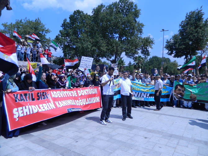 Fatih'te Binler Mısır Katliamını Lanetledi 31