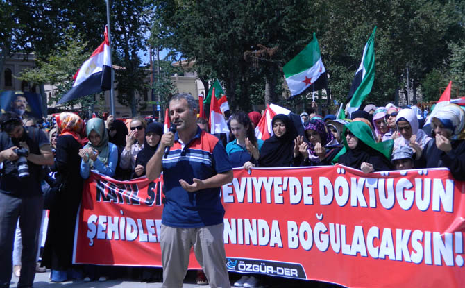 Fatih'te Binler Mısır Katliamını Lanetledi 38