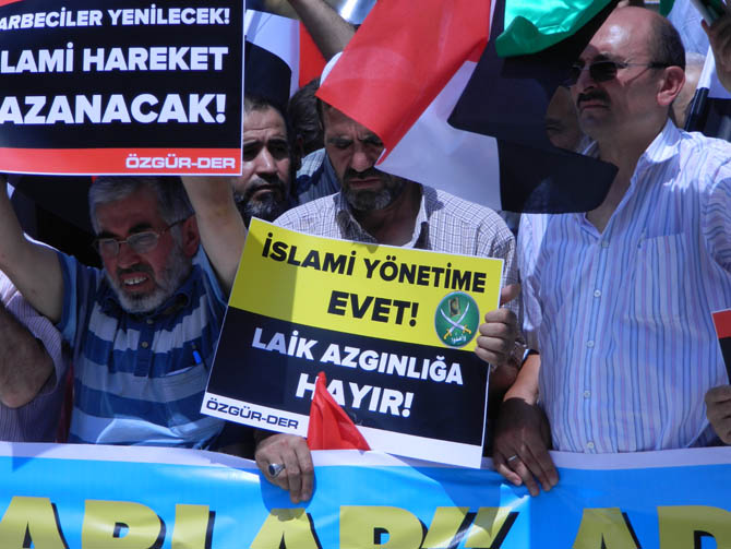 Fatih'te Binler Mısır Katliamını Lanetledi 5