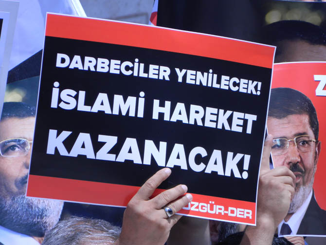 Fatih'te Binler Mısır Katliamını Lanetledi 6