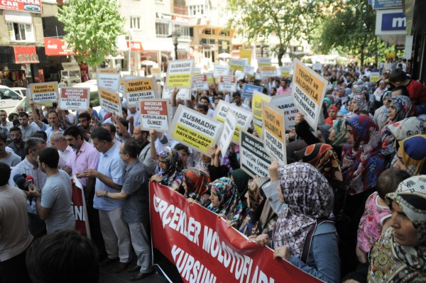 Diyarbakır'da Özgür-Der'e Yapılan Saldırı Protesto Edildi 13