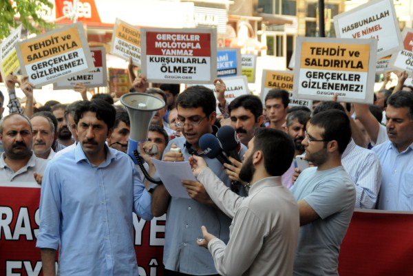 Diyarbakır'da Özgür-Der'e Yapılan Saldırı Protesto Edildi 3