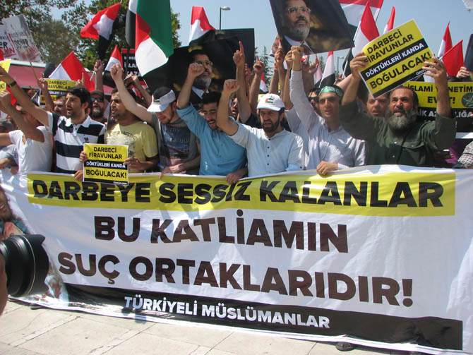 Mısır'daki Katliam Fatih Camii'nde Protesto Edildi 5