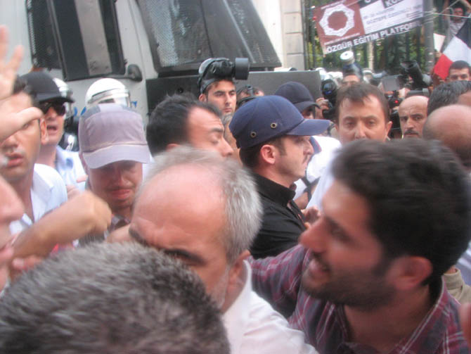 Mısır Katliamı İstiklal Caddesi'nde Protesto Edildi 10