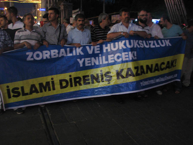 Mısır Katliamı İstiklal Caddesi'nde Protesto Edildi 16