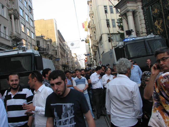 Mısır Katliamı İstiklal Caddesi'nde Protesto Edildi 18
