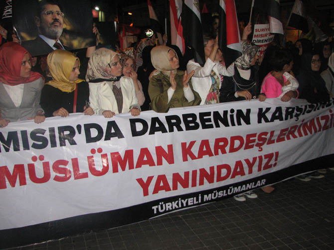 Mısır Katliamı İstiklal Caddesi'nde Protesto Edildi 23
