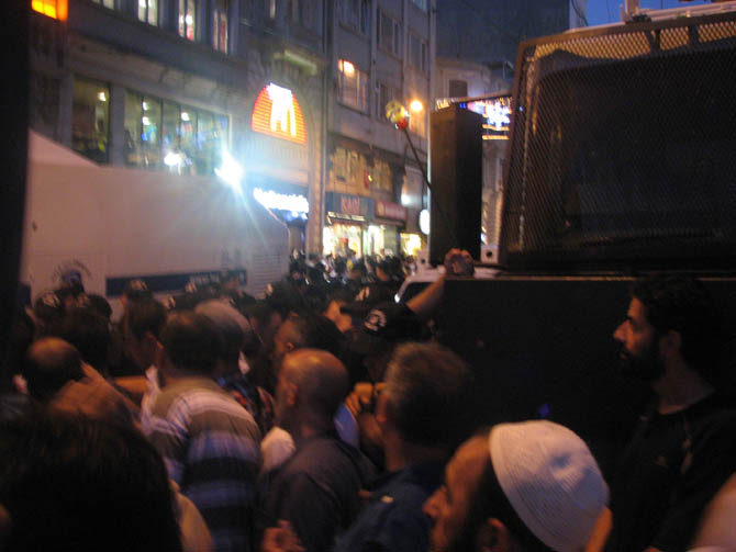 Mısır Katliamı İstiklal Caddesi'nde Protesto Edildi 26
