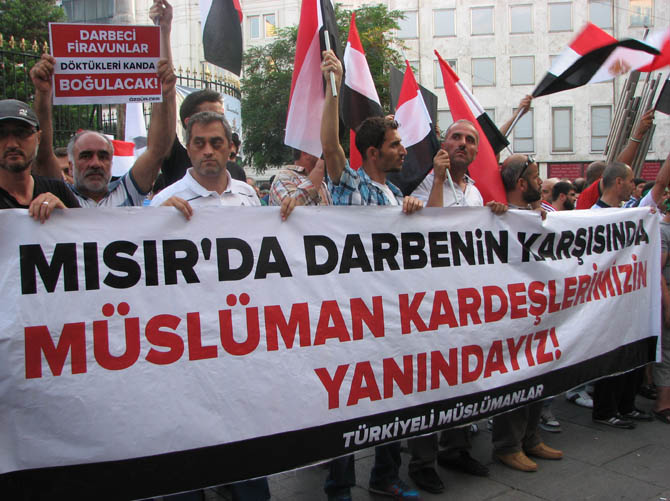 Mısır Katliamı İstiklal Caddesi'nde Protesto Edildi 8