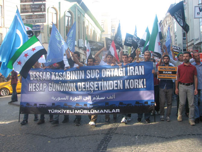 Suriye'deki Kimyasal Katliam İran Konsolosluğu'nda Protesto Edildi 1