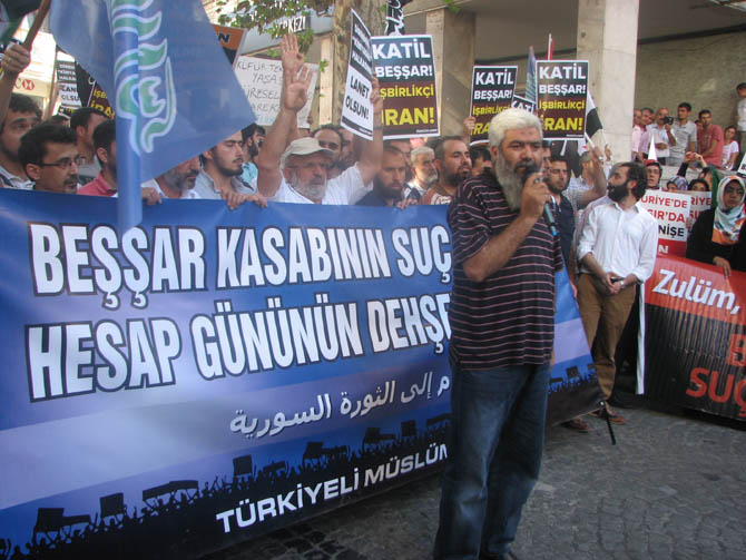 Suriye'deki Kimyasal Katliam İran Konsolosluğu'nda Protesto Edildi 14