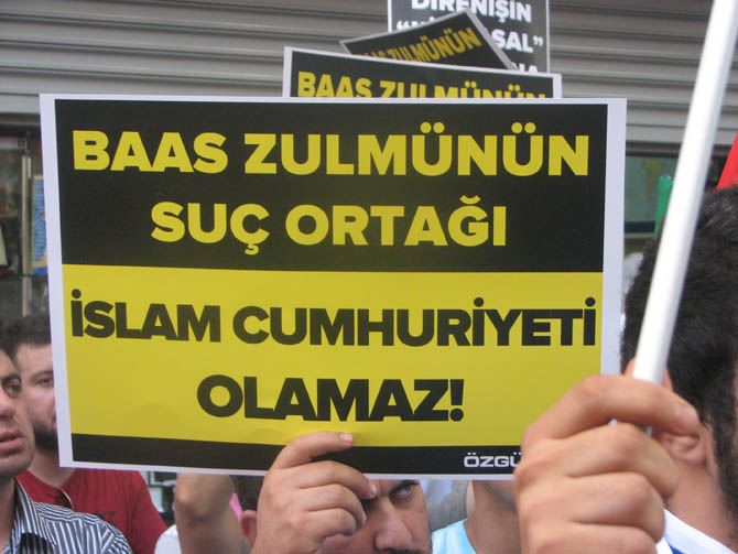 Suriye'deki Kimyasal Katliam İran Konsolosluğu'nda Protesto Edildi 17