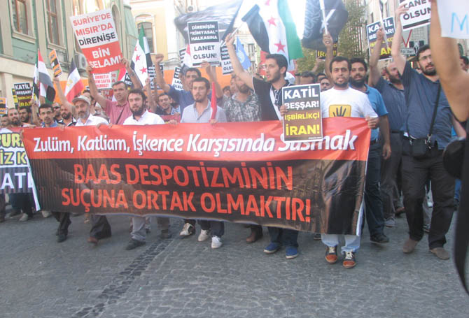 Suriye'deki Kimyasal Katliam İran Konsolosluğu'nda Protesto Edildi 2