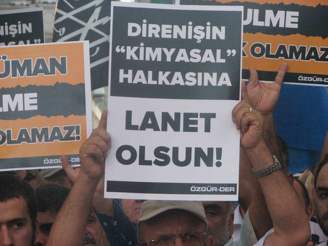Suriye'deki Kimyasal Katliam İran Konsolosluğu'nda Protesto Edildi 20