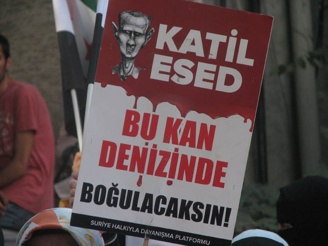 Suriye'deki Kimyasal Katliam İran Konsolosluğu'nda Protesto Edildi 22
