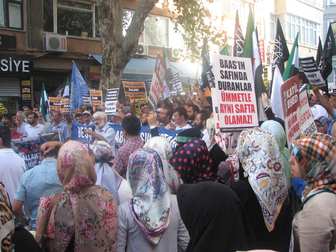 Suriye'deki Kimyasal Katliam İran Konsolosluğu'nda Protesto Edildi 25