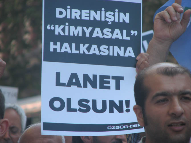 Suriye'deki Kimyasal Katliam İran Konsolosluğu'nda Protesto Edildi 6