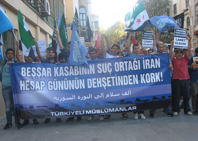 Suriye'deki Kimyasal Katliam İran Konsolosluğu'nda Protesto Edildi 7