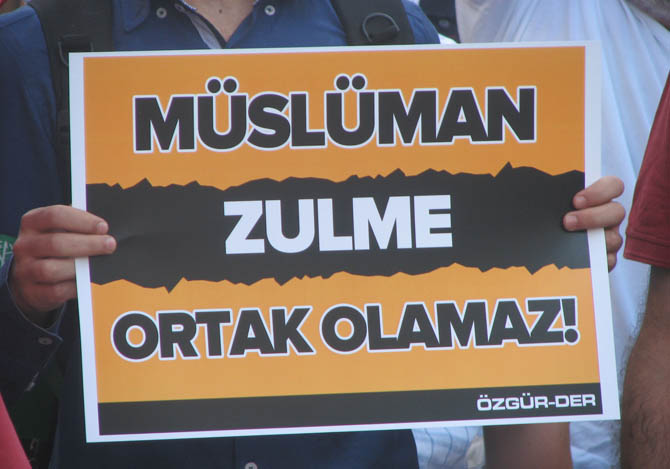 Suriye'deki Kimyasal Katliam İran Konsolosluğu'nda Protesto Edildi 8