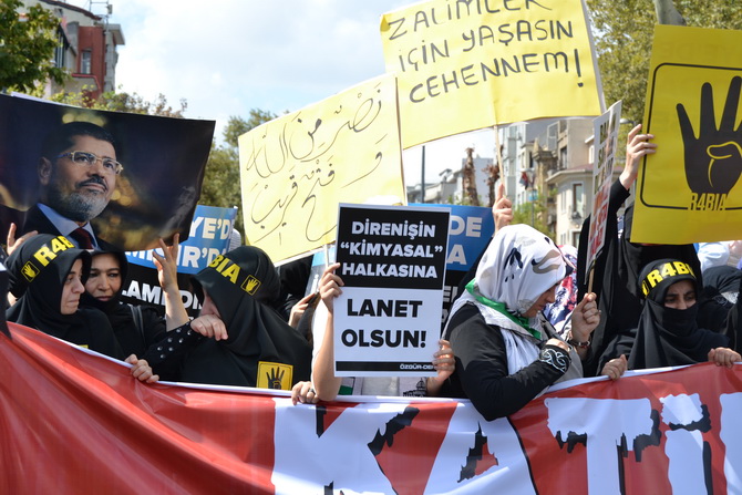 Fatih'te Binler Mısır ve Suriye İçin Yürüdü 22