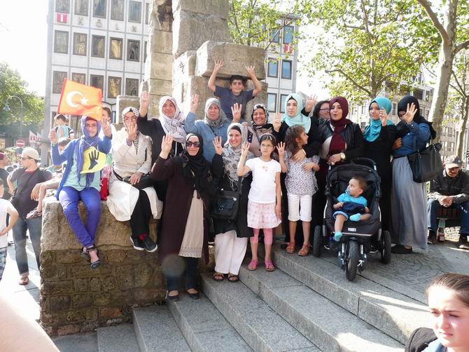 Almanya’da Mısır ve Suriye Direnişine Destek Eylemleri 2