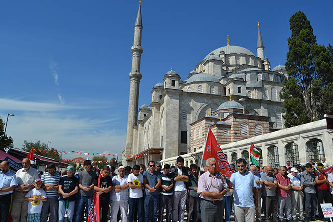 Fatih Camii'nde Mısır ve Suriye Eylemi Yapıldı 3