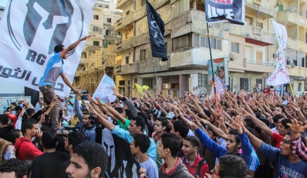 Mısır'da "Halkın iradesi yargılanıyor" gösterileri 14