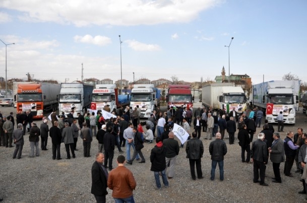 229 Yardım Tırı Suriye Yolunda 17