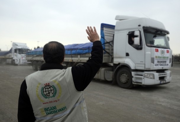 229 Yardım Tırı Suriye Yolunda 4