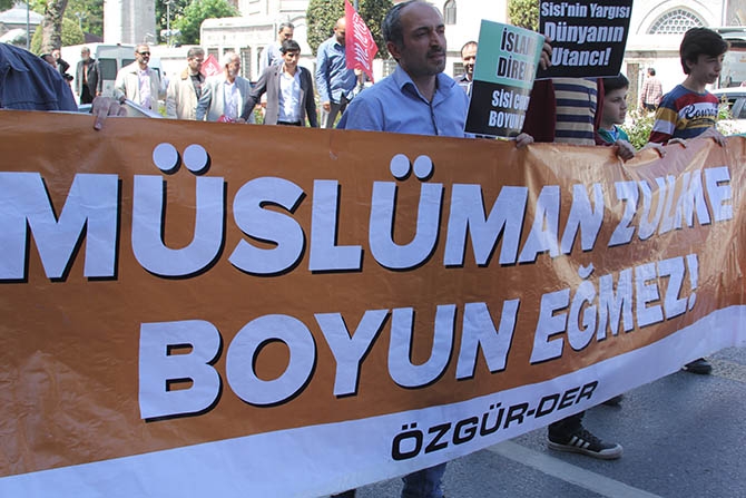Şehzadebaşı'ndan Beyazıt'a Mısır'a Destek Yürüyüşü 13