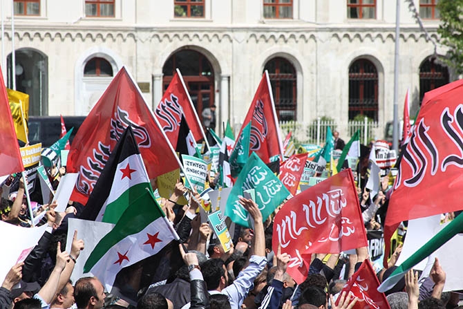 Şehzadebaşı'ndan Beyazıt'a Mısır'a Destek Yürüyüşü 17