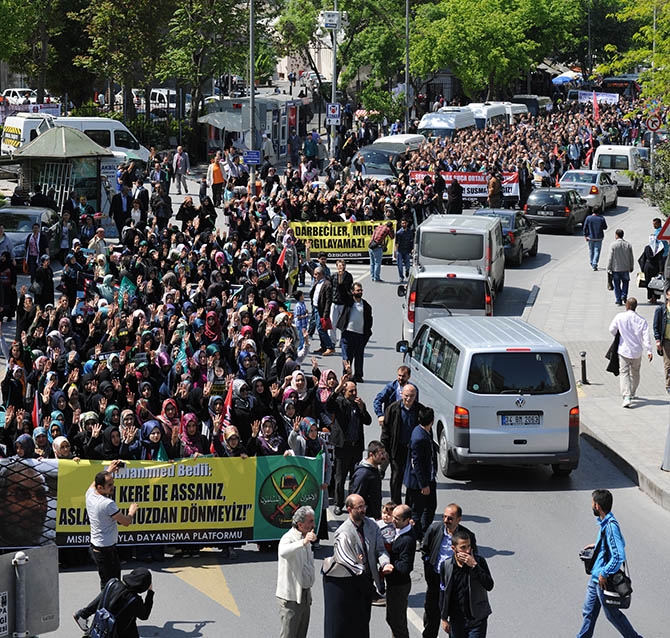 Şehzadebaşı'ndan Beyazıt'a Mısır'a Destek Yürüyüşü 2