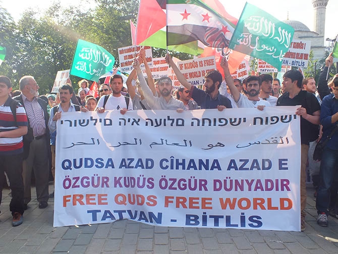 On Binlerce Kişi Mavi Marmara İçin Yürüdü 38