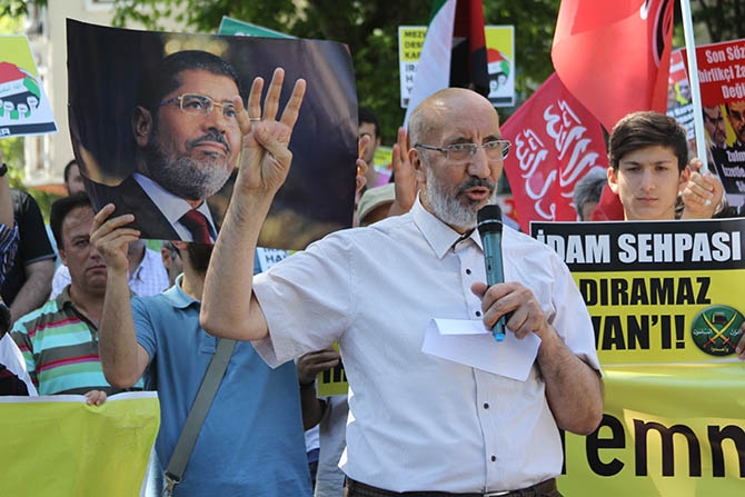 Darbenin Yıldönümünde Sisi Protestosu 14